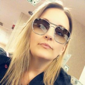 Meet your Posher, Tabitha